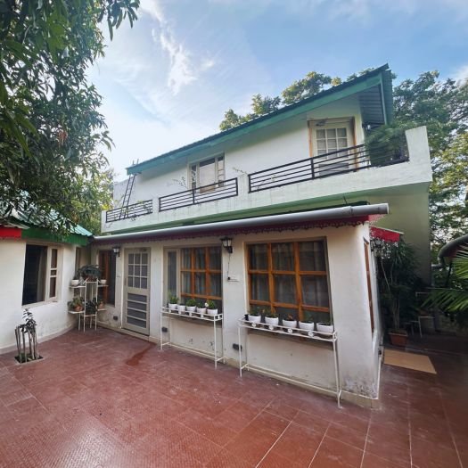 Accomodation Front